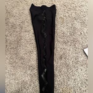 Ultracor zigzag stripe with little perforations in xs